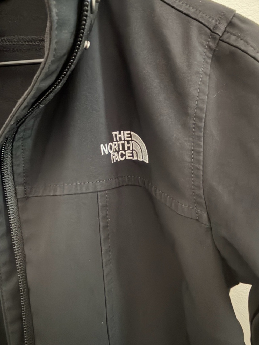 The North Face Women's Black Utility Softshell Jacket - Picture 4 of 7